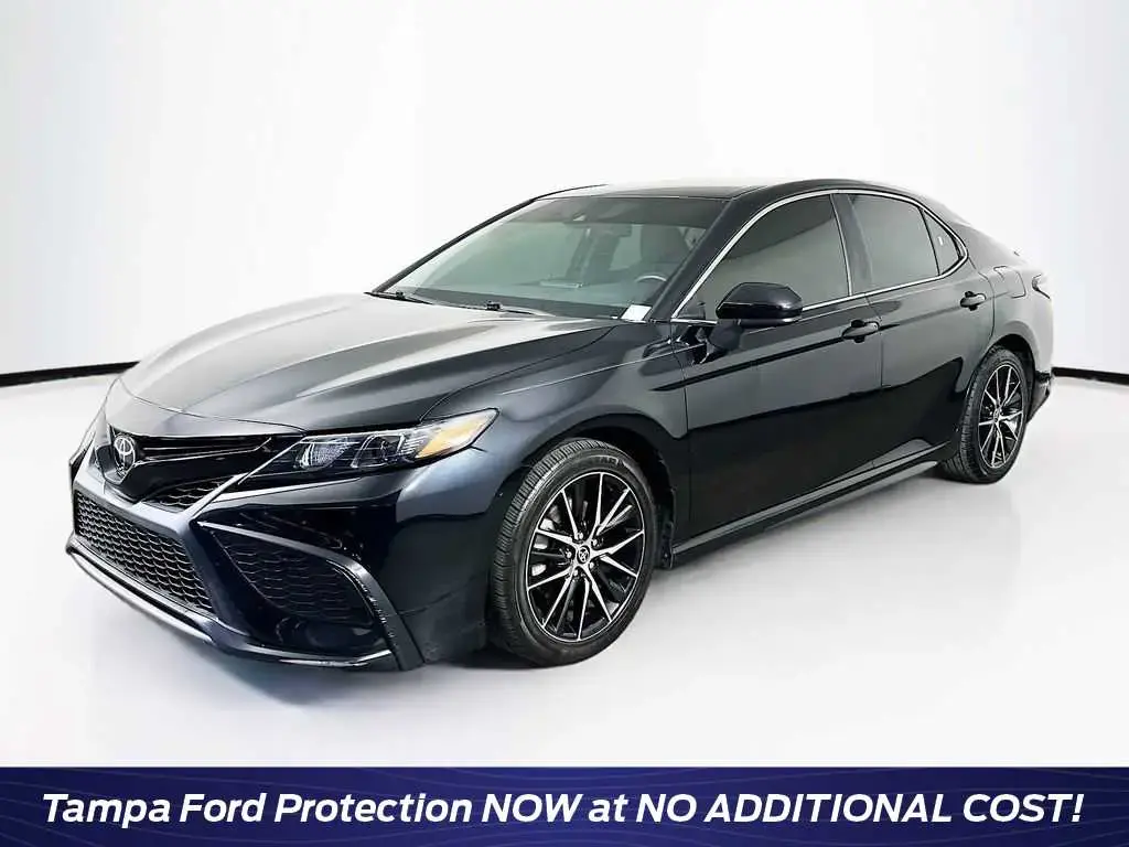 Toyota Camry 2021 SE Sedán de 4 puertas