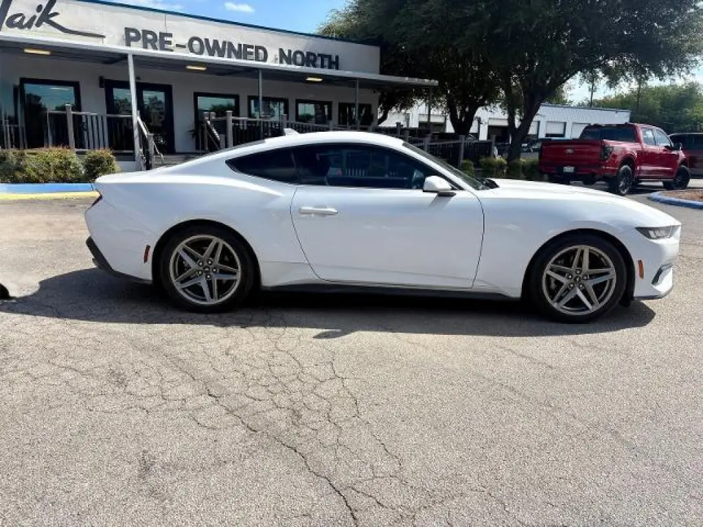 Ford Mustang 2024 EcoBoost 2dr Fastback