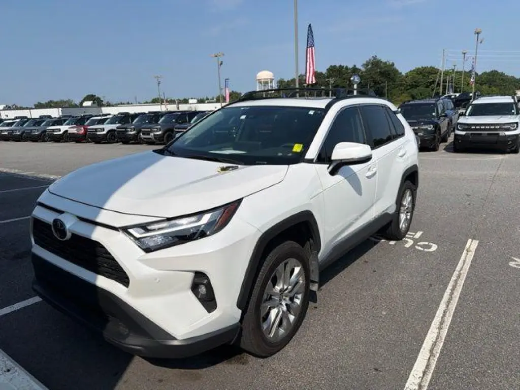 Toyota RAV4 2025 XLE Premium 4dr SUV