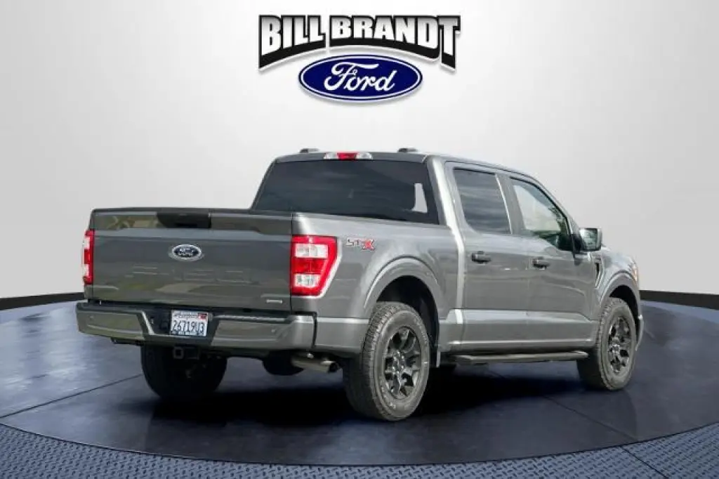 Ford F-150 2023 4x2 XL 4dr SuperCrew 5.5 ft. SB