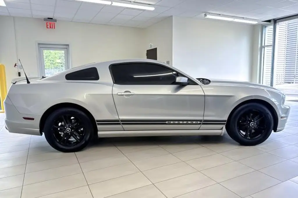 Ford Mustang 2014 V6 Premium 2dr Fastback