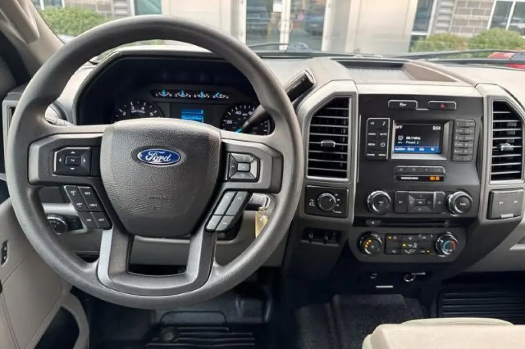 Ford F-250 Super Duty 2018 4x4 XL 4dr Crew Cab 6.8 ft. SB Pickup