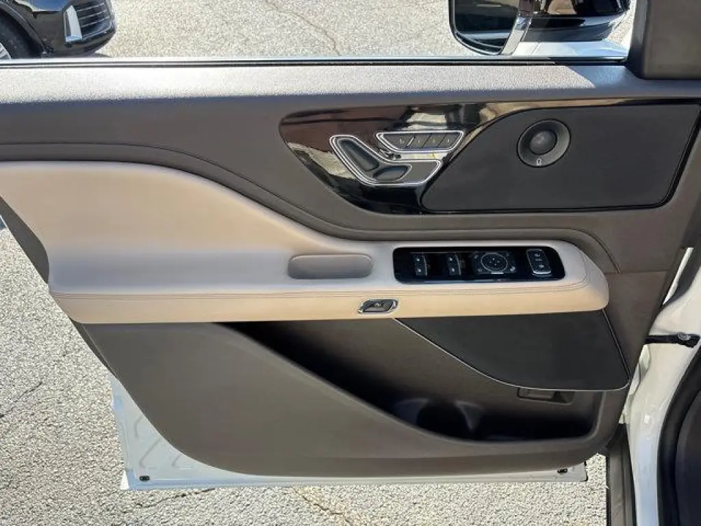 Lincoln Aviator 2022 AWD Reserve 4dr SUV