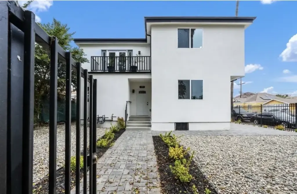 Beautiful 1bed/1bath Apt in LA