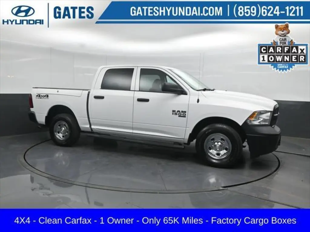 Ram 1500 Classic 2021 4x4 Tradesman 4p. Cabina Doble Estándar 5.5 pies CA Pickup