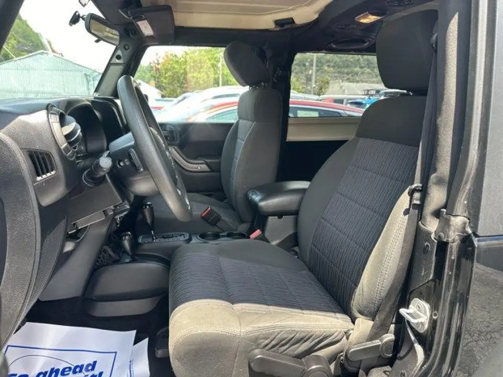 Jeep Wrangler 2011 4x4 Sport 2p SUV