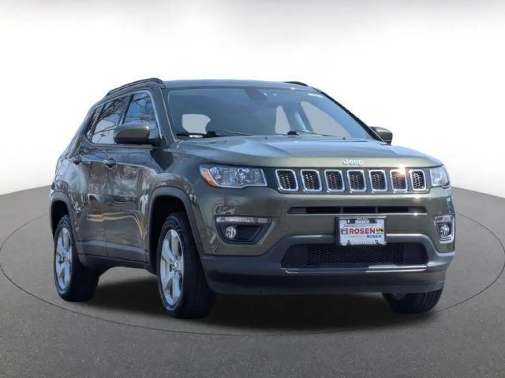 Jeep Compass 2017 4x4 Latitude SUV de 4 puertas (lanzamiento de mitad de año)
