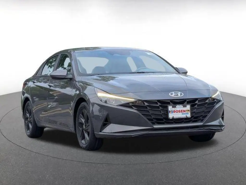 Hyundai ELANTRA 2023 SEL 4p Sedan