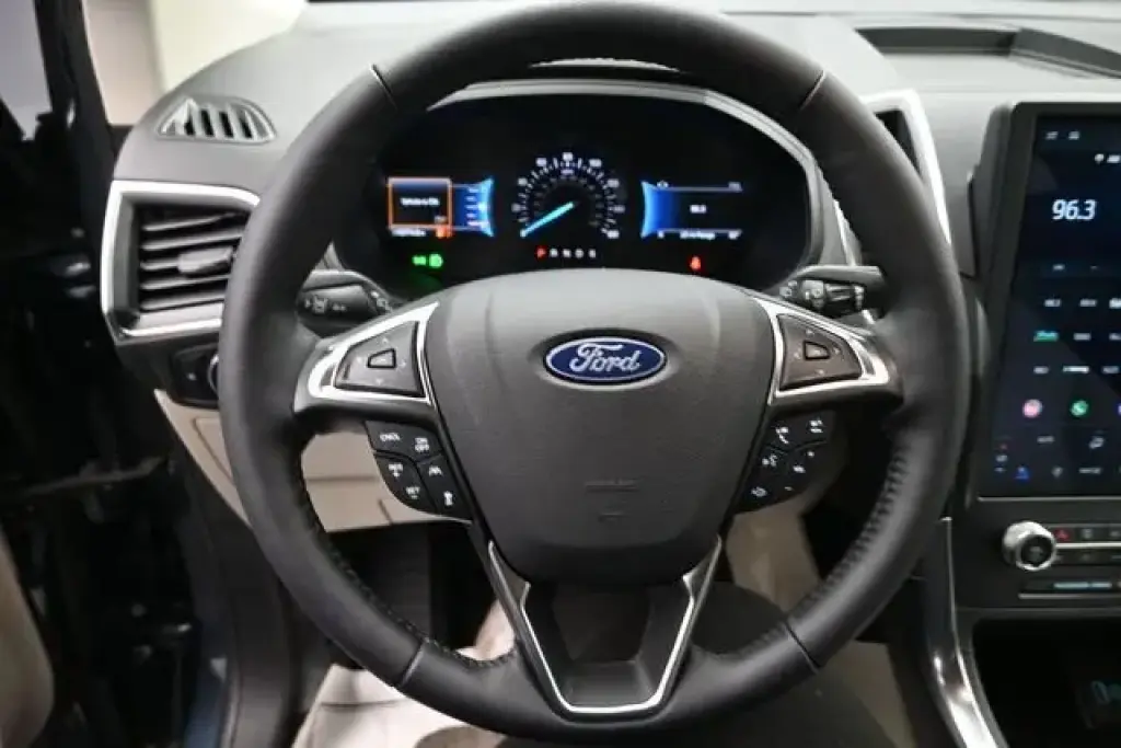 Ford Edge 2023 AWD Titanium 4p Crossover