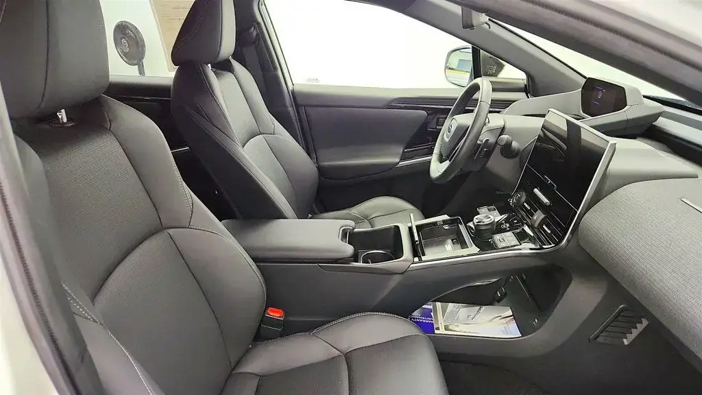 Subaru Solterra 2023 AWD Premium 4dr Crossover