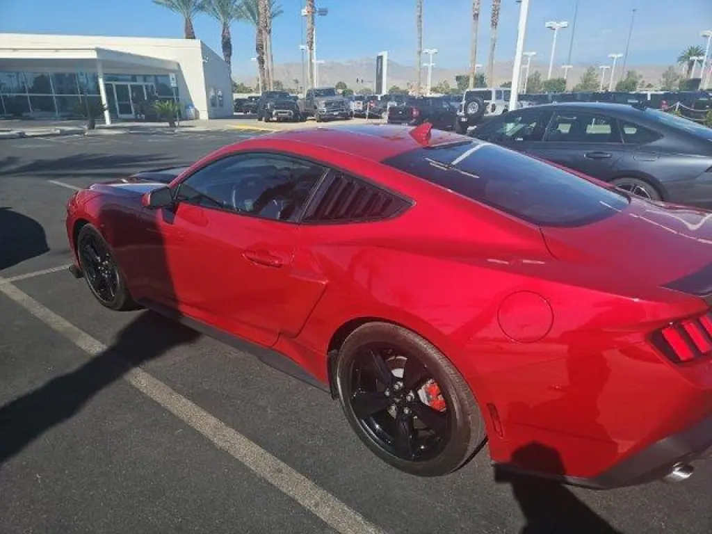 Ford Mustang 2024 EcoBoost 2dr Fastback
