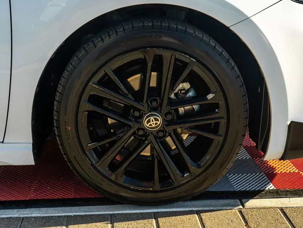 Toyota Camry 2025 SE 4dr Sedan