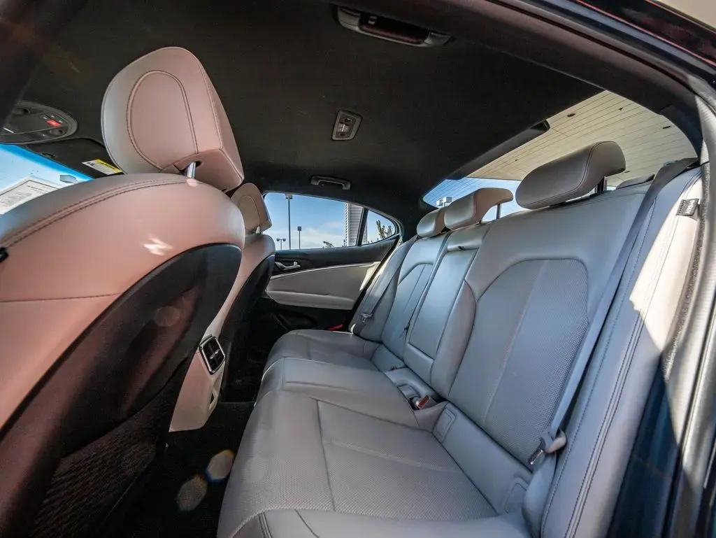 Genesis G70 2025 2.5T Standard 4dr Sedan