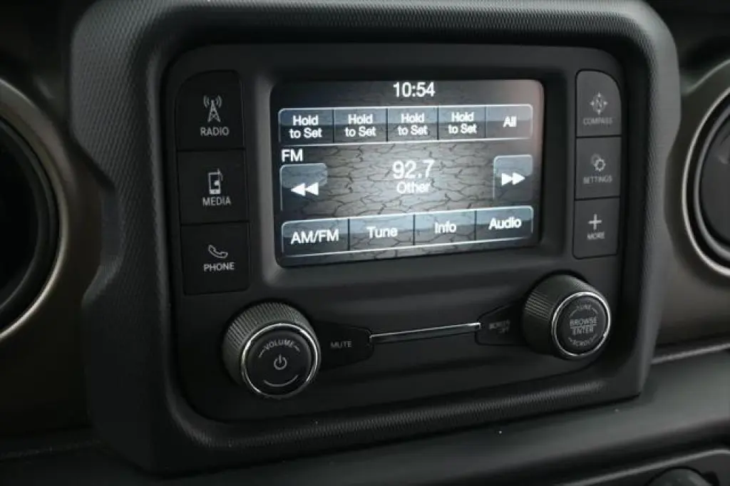 Jeep Wrangler Unlimited 2018 4x4 Sport 4 puertas SUV (lanzamiento a mitad de año)