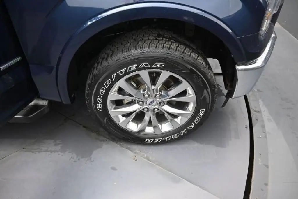 Ford F-150 2017 4x4 Lariat 4p SuperCrew 5.5 pies SB
