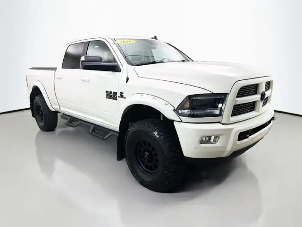 Ram 3500 2016 4x4 Laramie 4p. Cabina de Tripulación 6,3 pies. Caja Larga SRW Camioneta