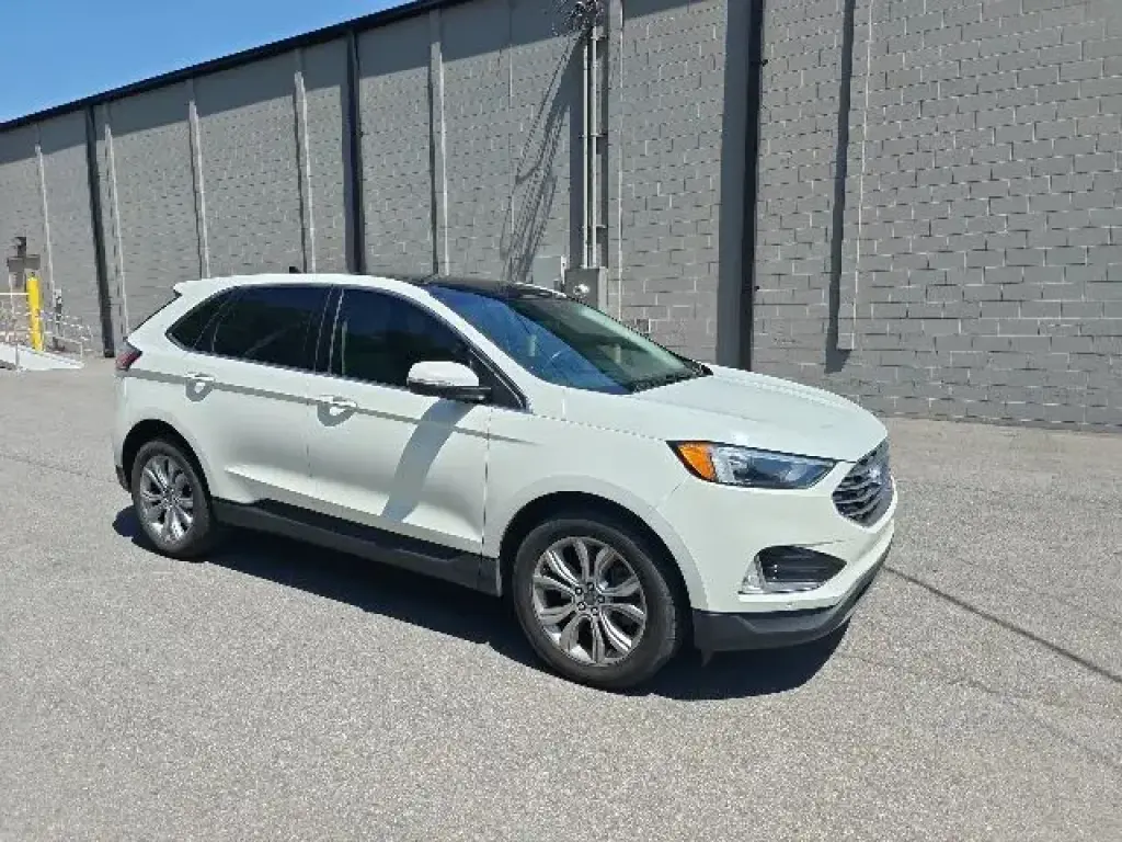 Ford Edge 2022 AWD Titanium 4dr Crossover