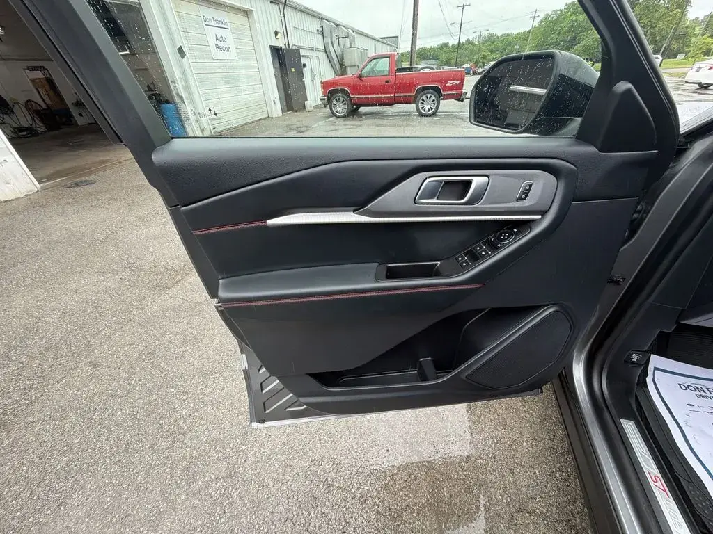 Ford Explorer 2025 AWD ST-Line SUV de 4 puertas