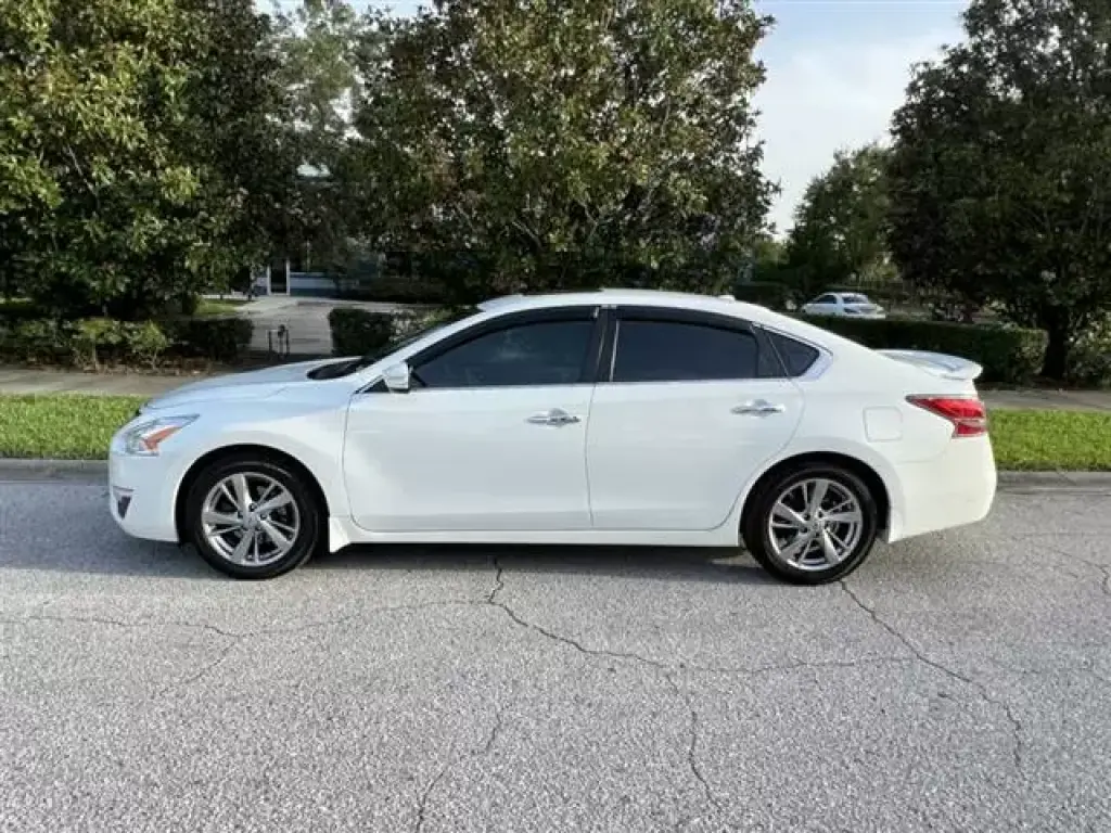 2015 Nissan Altima SV