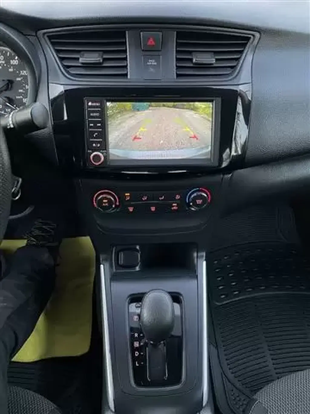 Sentra SV -- 2018 --- NISSAN