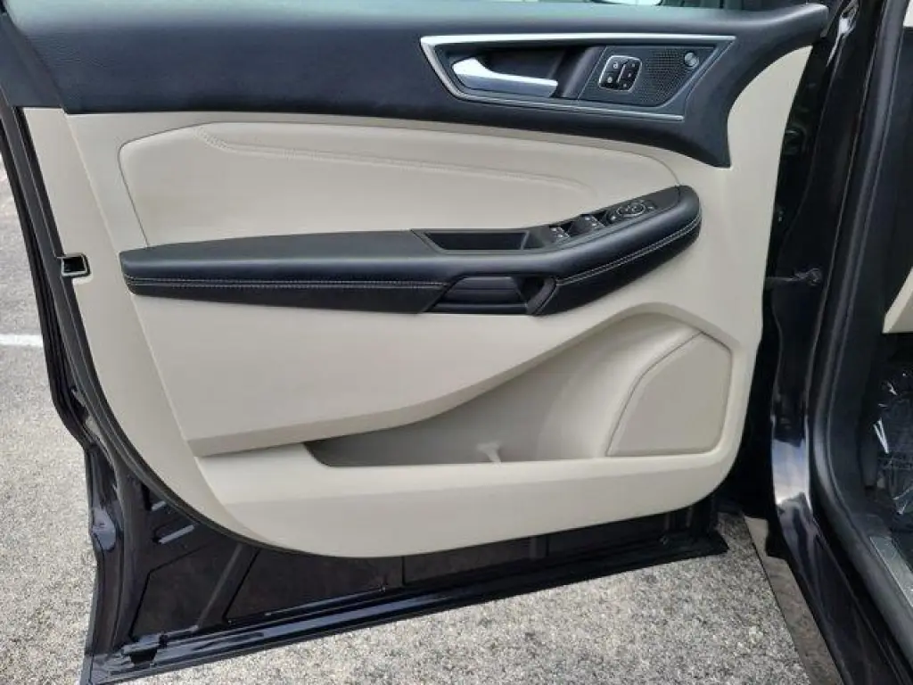 Ford Edge 2024 AWD Titanium SUV 4 puertas