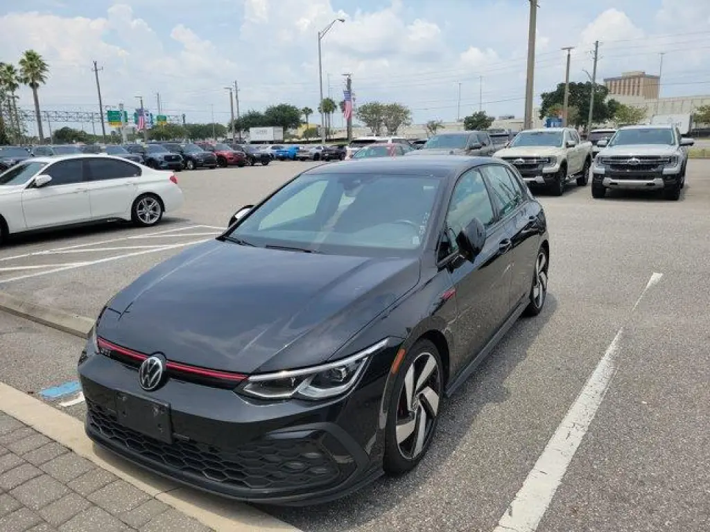 Volkswagen Golf GTI 2024 S 4p Hatchback