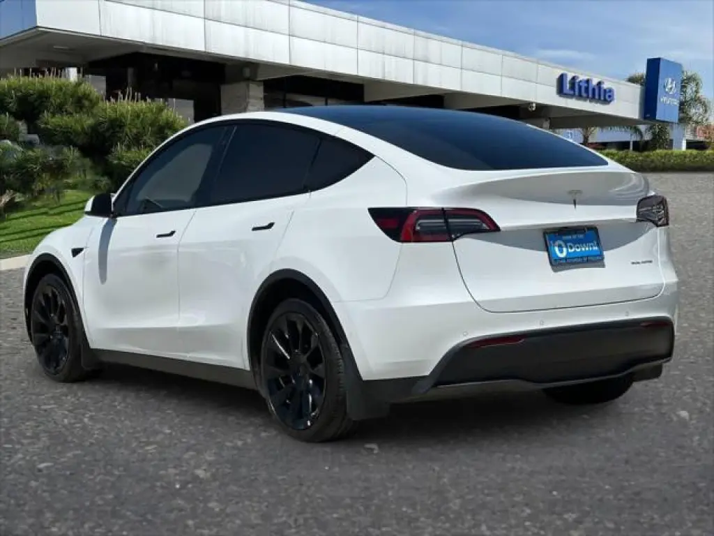 Tesla Model Y 2022 AWD Long Range 4dr Crossover