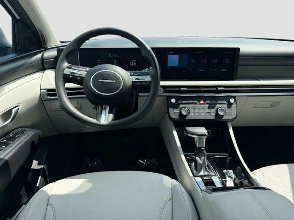 Hyundai TUCSON 2025 SE 4dr SUV