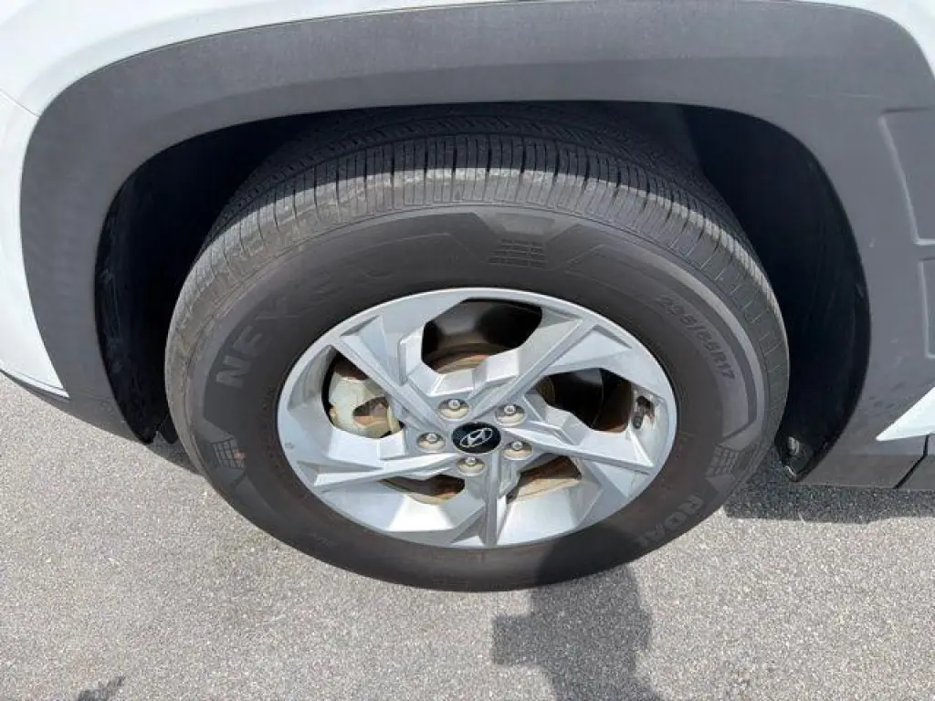 Hyundai TUCSON 2024 SE 4dr SUV (midyear release)