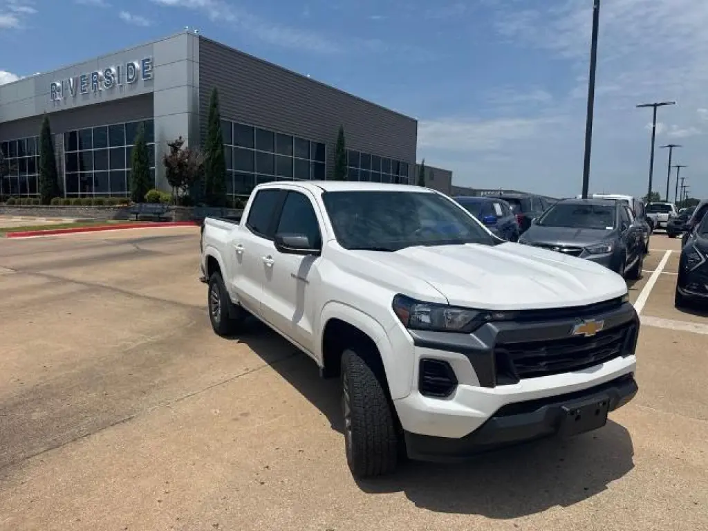 Chevrolet Colorado 2023 4x2 LT 4dr Crew Cab 5 ft. SB