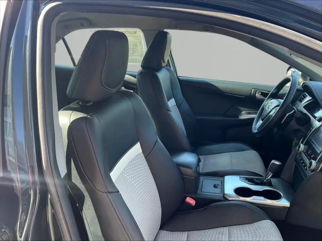Toyota Camry 2013 SE 4dr Sedan