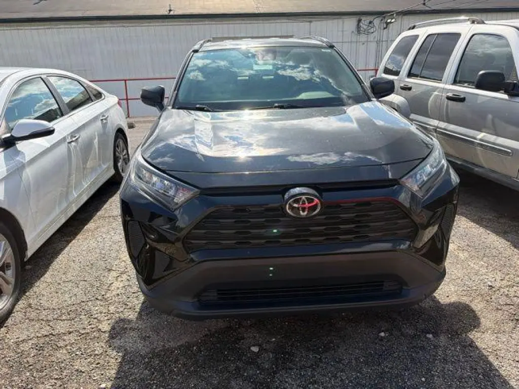 Toyota RAV4 2021 LE 4dr SUV