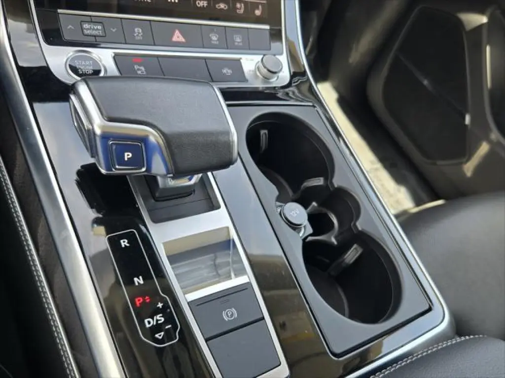 Audi Q8 2023 AWD quattro Premium Plus 55 TFSI 4dr SUV