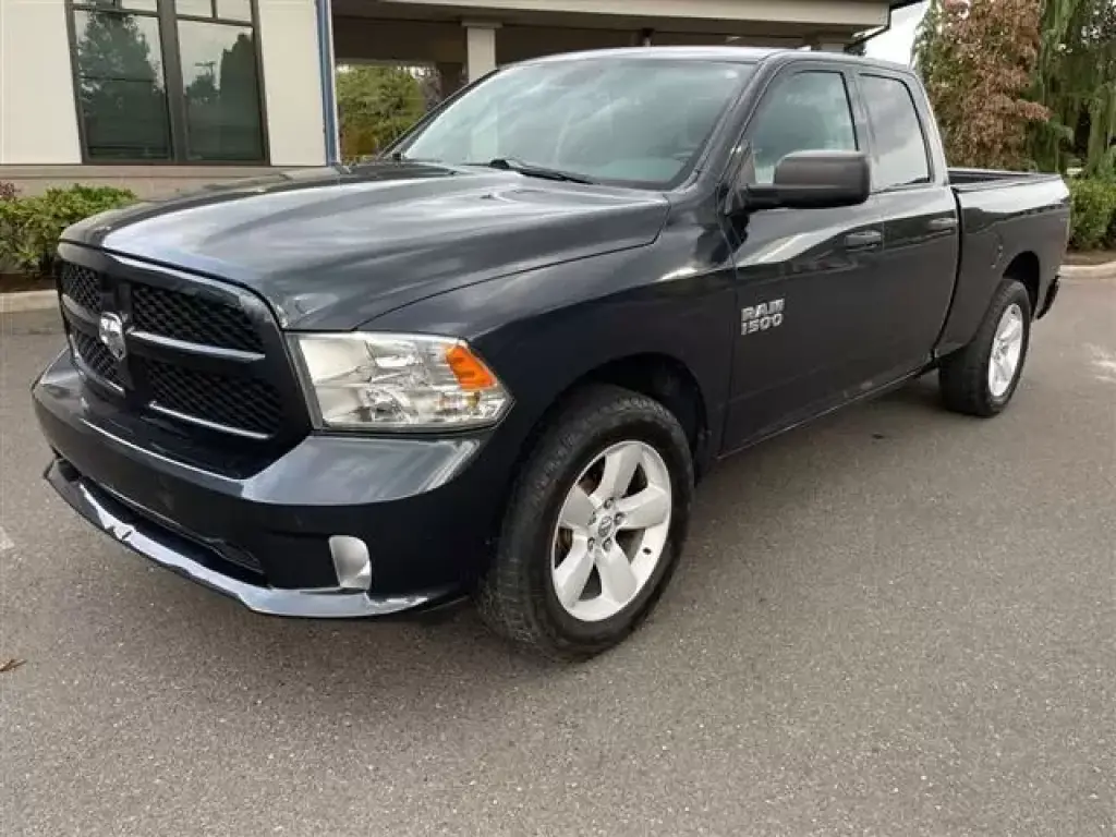 2015 RAM 1500 ST Quab Cab 4x2