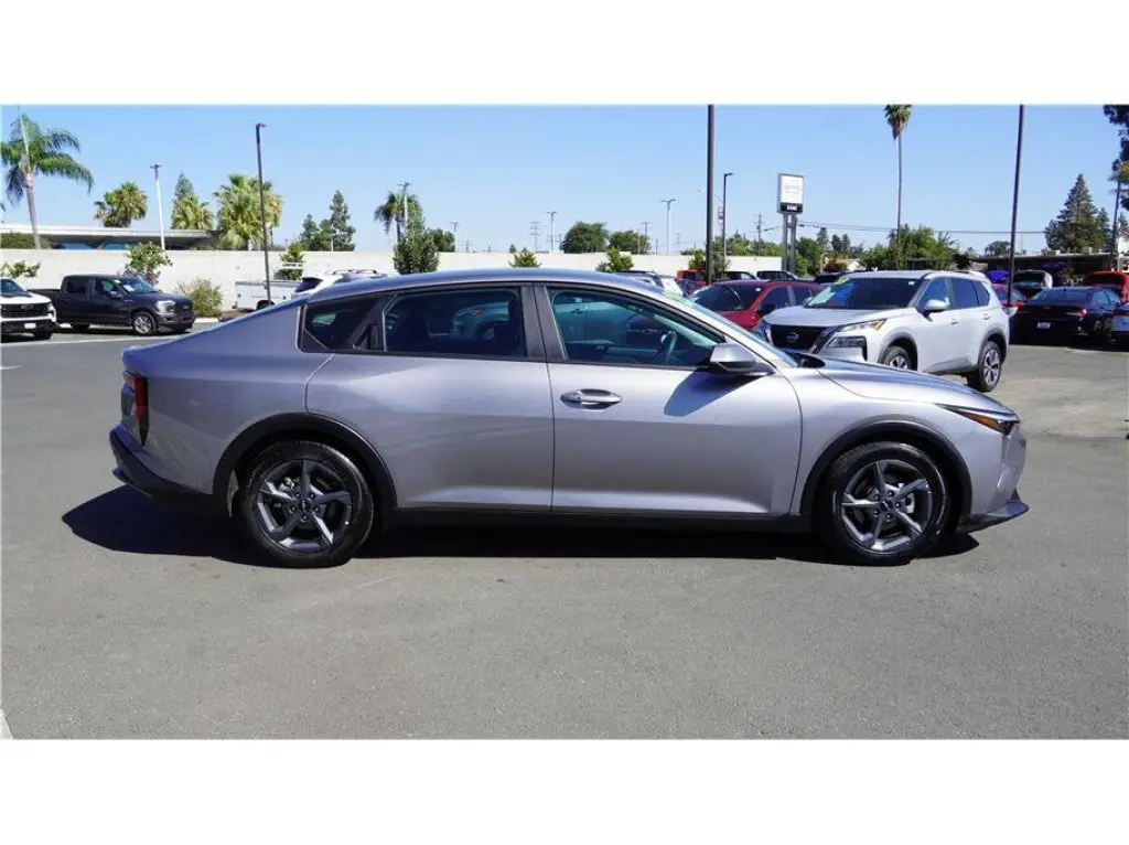 2025 Kia K4