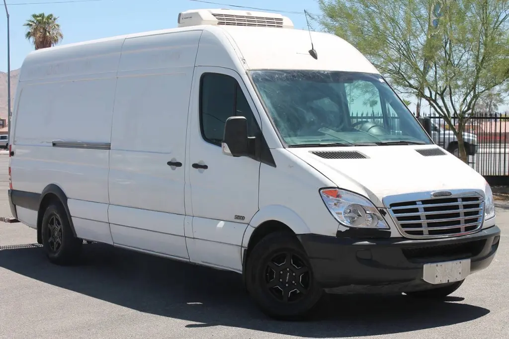 2008 Freightliner Sprinter se traduce como 

Camión Freightliner Sprinter del año 2008
