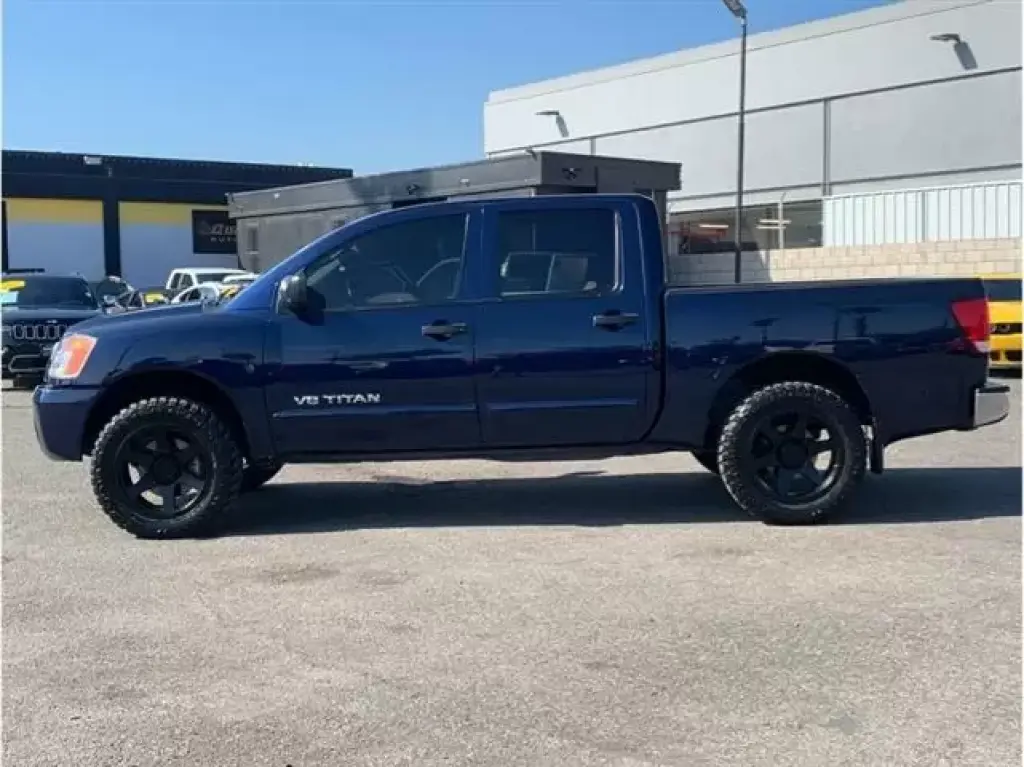 2010 Nissan Titan Crew Cab SE