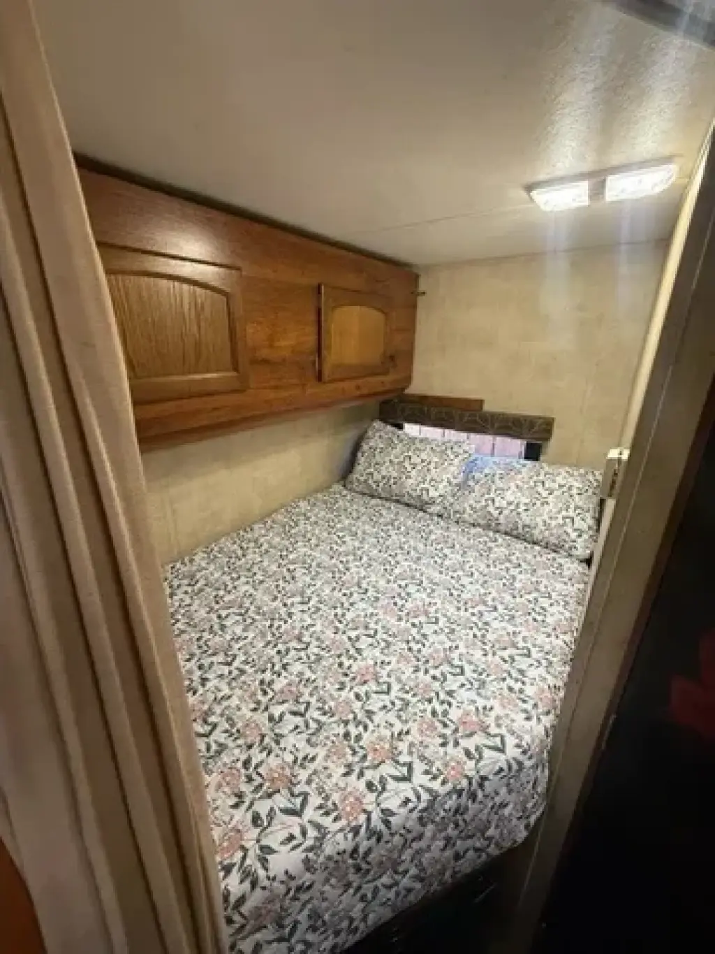 🏡 Se Renta Traila en Rialto