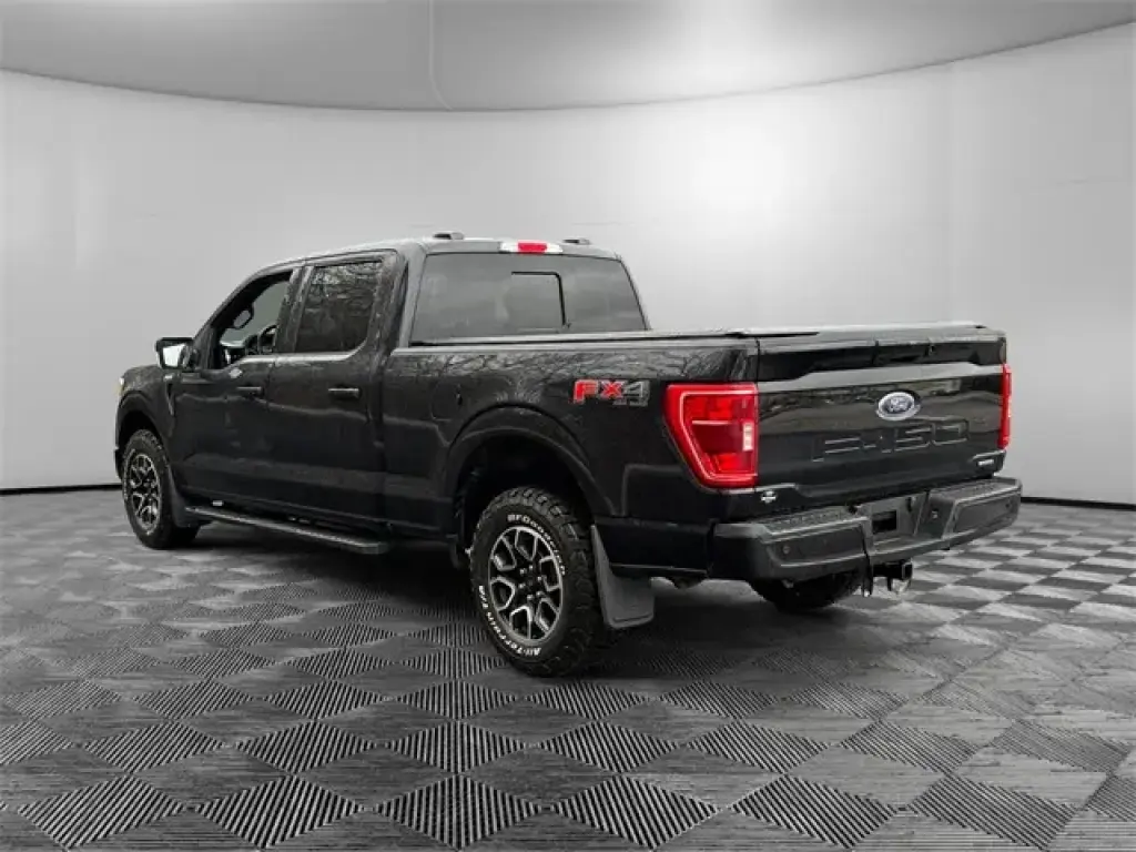 Ford F-150 2021 4x4 XL 4dr SuperCrew 5.5 ft. SB