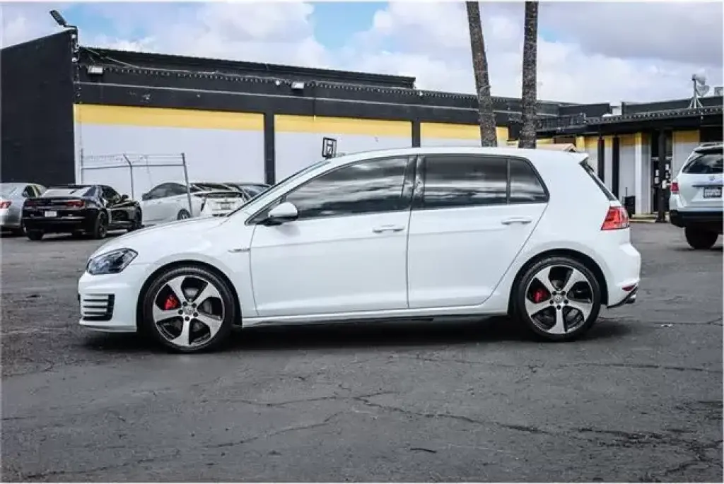 2016 Volkswagen Golf GTI S Hat