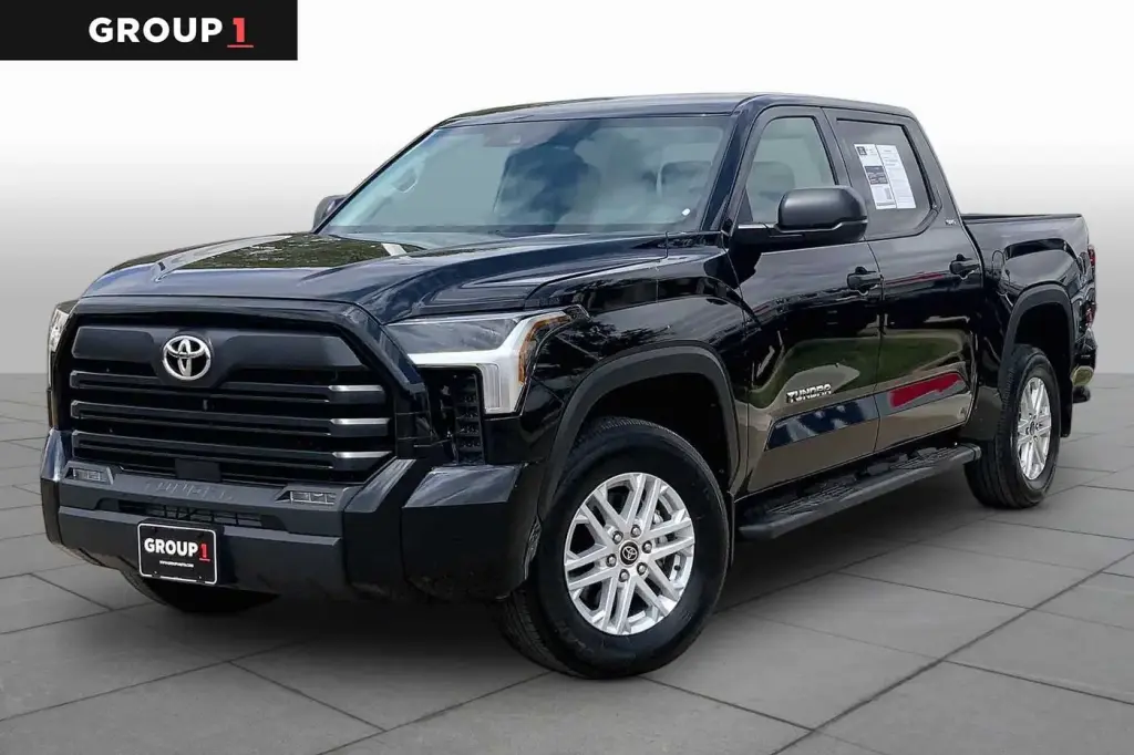 Toyota Tundra 2024 4x4 SR5 4 puertas CrewMax Cab Pickup SB
