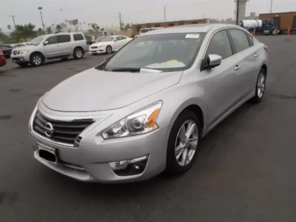2013 Nissan Altima SV Sedan