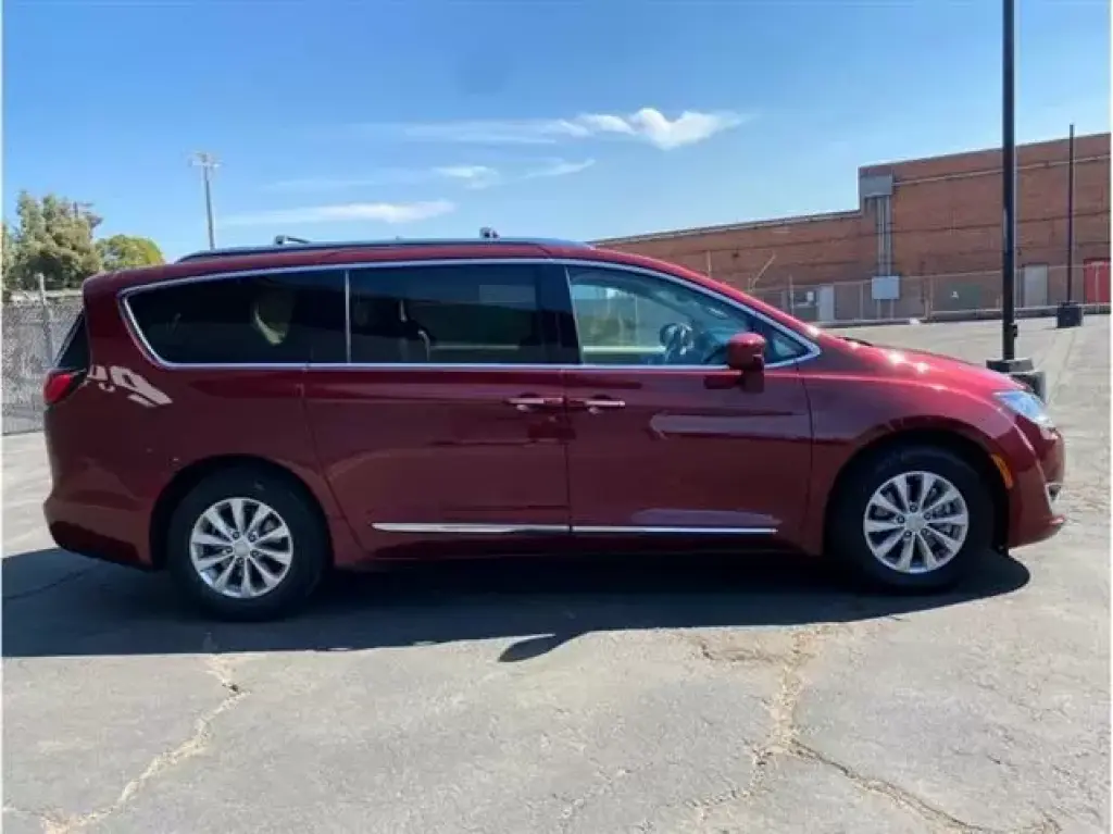 2018 Chrysler Pacifica Touring