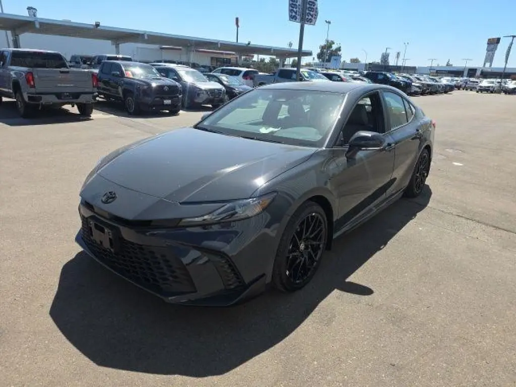 Toyota Camry 2026 SE 4dr Sedan