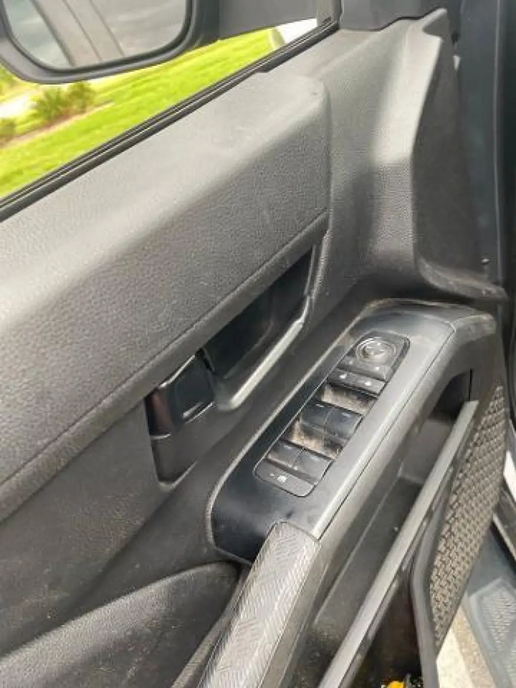 Toyota Tacoma 2025 4x2 SR 4dr Double Cab 5.0 ft SB