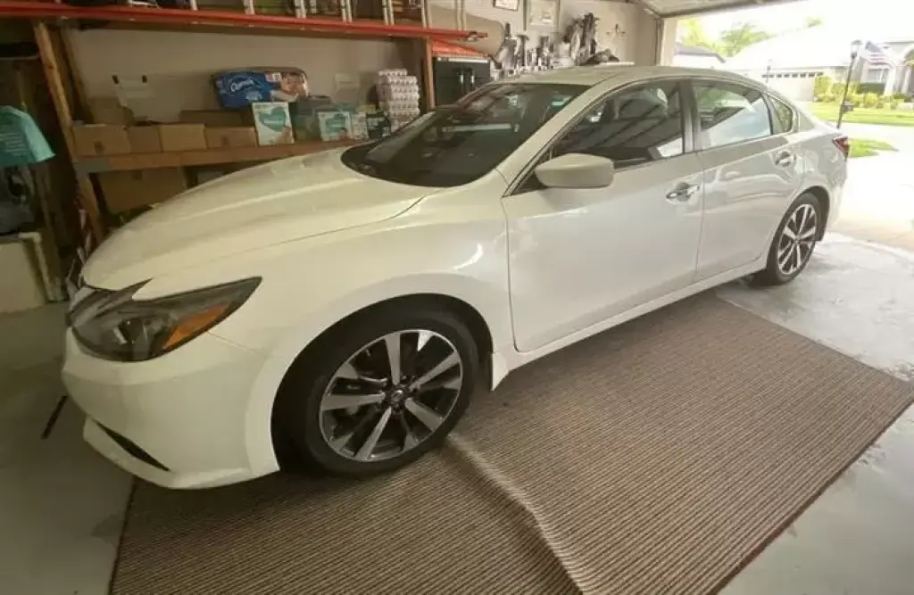2017 Nissan Altima SR Sedan