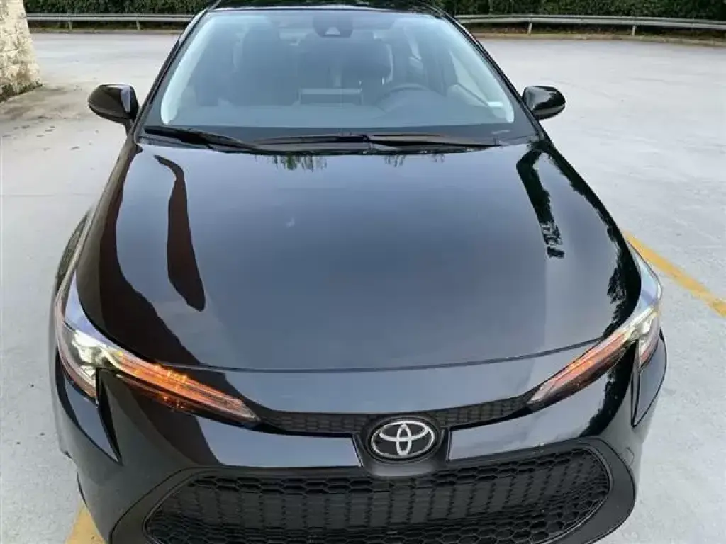 2020 Toyota Corolla LE Sedan