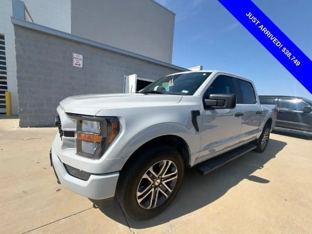 Ford F-150 2023 4x4 XL 4dr SuperCrew 5.5 ft. SB