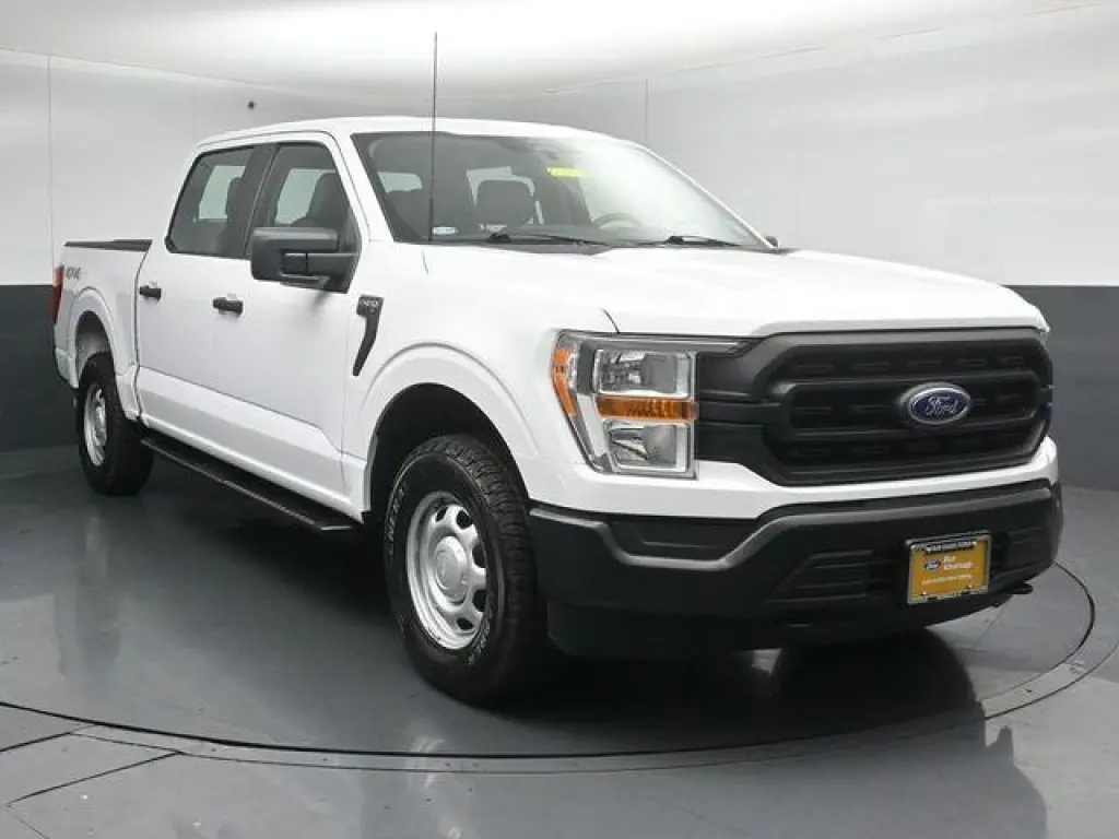 Ford F-150 2022 4x4 XL 4 puertas SuperCrew batea corta de 5.5 pies
