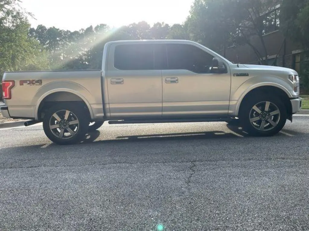 Ford F-150 2017 4x4 XLT 4dr SuperCrew 5.5 ft. SB